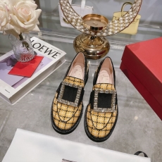 Roger Vivier flat shoes